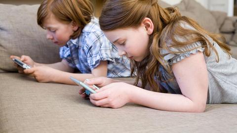 Home School Bubble - AmyandRose technology-addiction