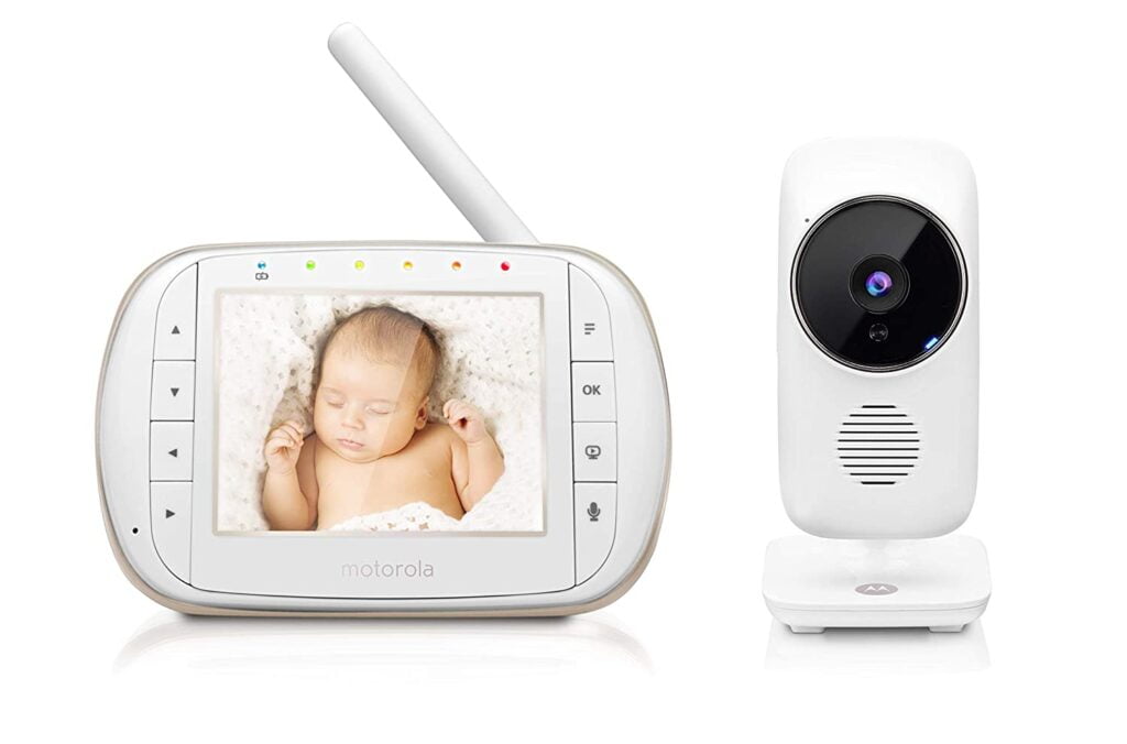 Motorola Smart Video Baby Monitor Wi-Fi, 3.5” LCD Parent Unit, Night Vision, Two-Way Audio, Room Temperature Display, and 5 Lullabies, MBP668CONNECT