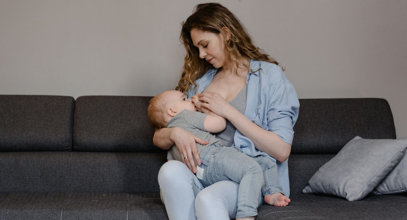 Must-Have Items for Breastfeeding Moms