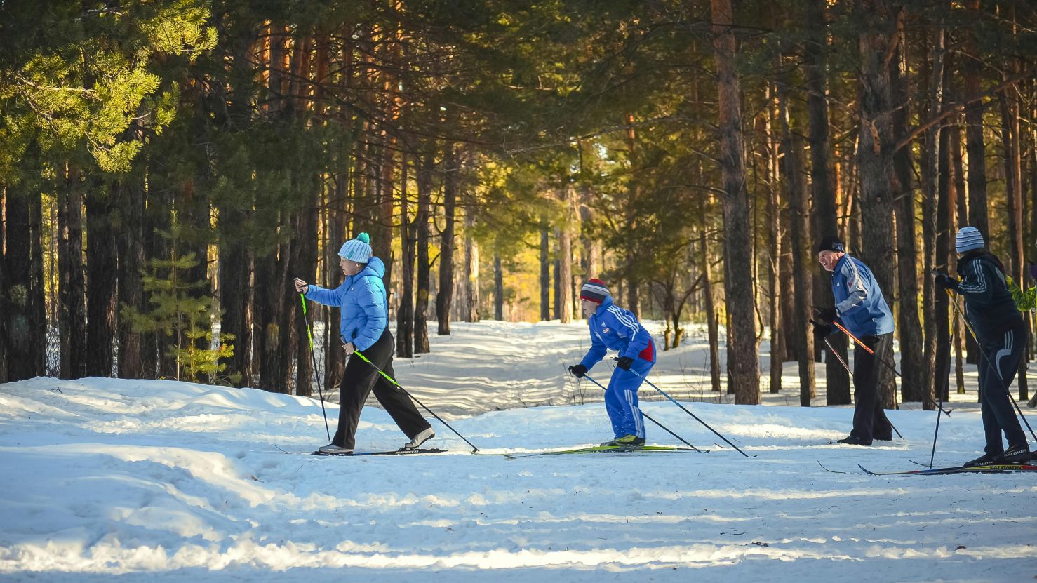 Easy and Effective Ways to Accessorize for Outdoor Activities in Winter