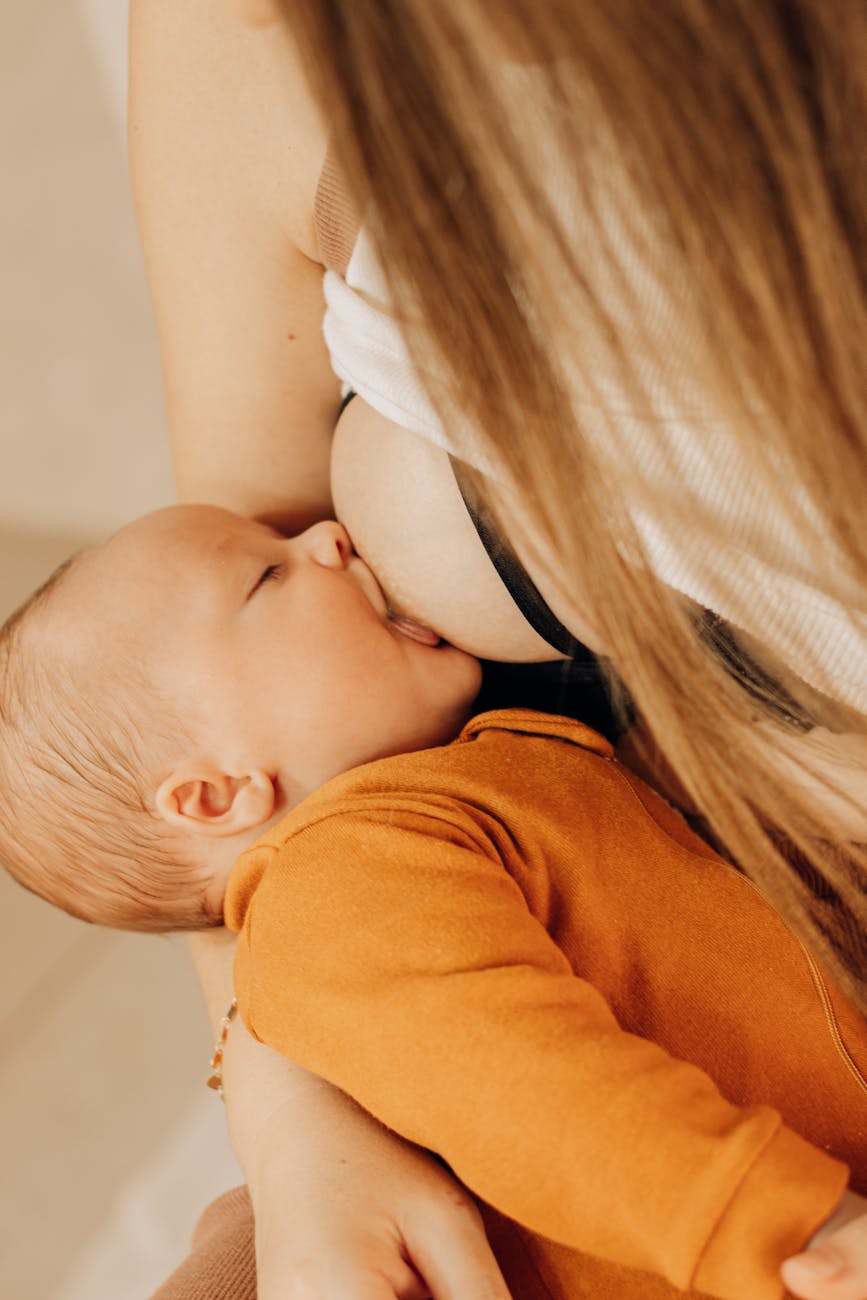 Illustration of Is My Baby Getting Enough Milk? Key Signs to Know