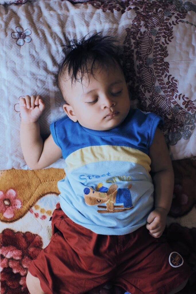baby nap schedule illustration for Nap Schedule by Age: Newborn to Preschooler Guide