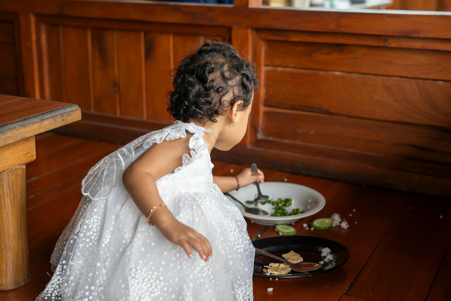 Illustration of What to Do When Your Toddler Won't Eat Anything